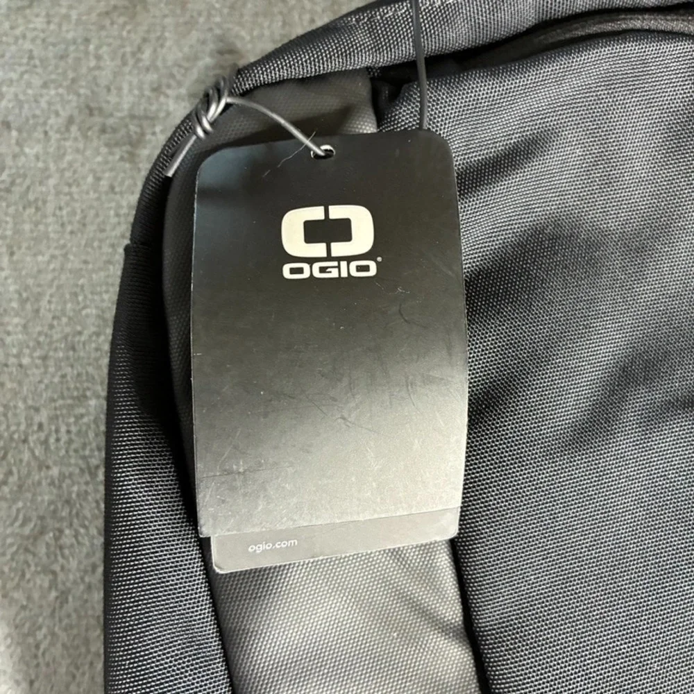 Ogio BRAND NEW Black Backpack Laptop Travel AIR‎ Padded Canvas 